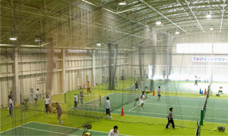 効率的なレッスンを実現する仕切りネット